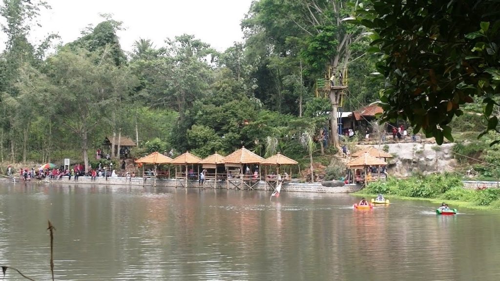 objek wisata rawa indah almour alas sumur bondowoso
