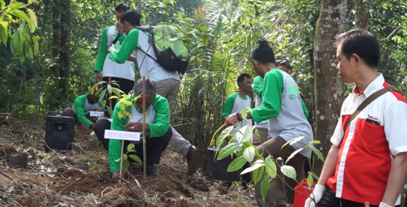 ID 00216: Desa Pasawahan dan PT Yakult Lakukan Konservasi Daerah Aliran Sungai Berbasis Penguatan Ekonomi Melalui Program Kemitraan Desa dan Swasta
