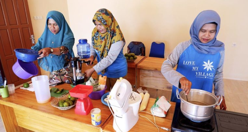 ID 00938: BUMDes Berkah Bersama Karang Bunga Olah Es Krim Jeruk dan Beli Gabah Sejahterakan Petani