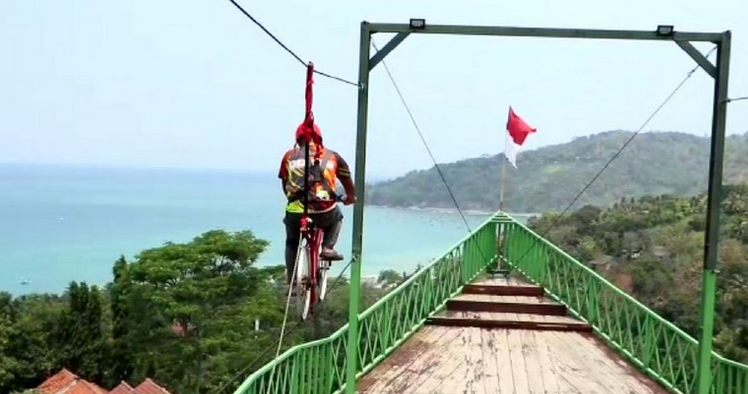 ID 00660: Pemerintah Desa Pasir Baru Kembangkan Wisata Kreatif Bukit Cienong untuk Gerakkan Ekonomi Warga dan Perluas Daya Tarik Sukabumi