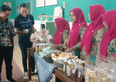 ID 01046: Desa Surodadi Gringsing Mengembangkan UMKM Berbasis Potensi Lokal dan Mendorong Kemandirian Ekonomi Warga